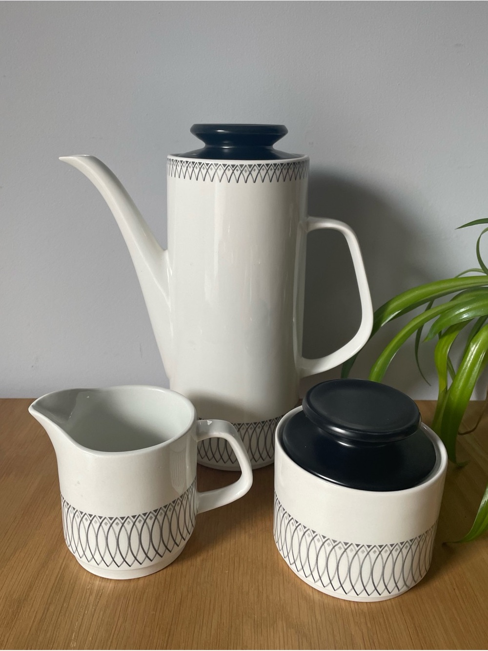 Vintage MCM J&G Meakin Scraffito Ironstone Coffee Pot Sugar Creamer Set